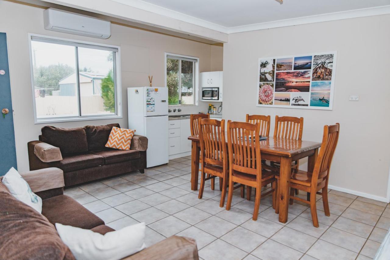 Dongara Hotel Motel Екстериор снимка