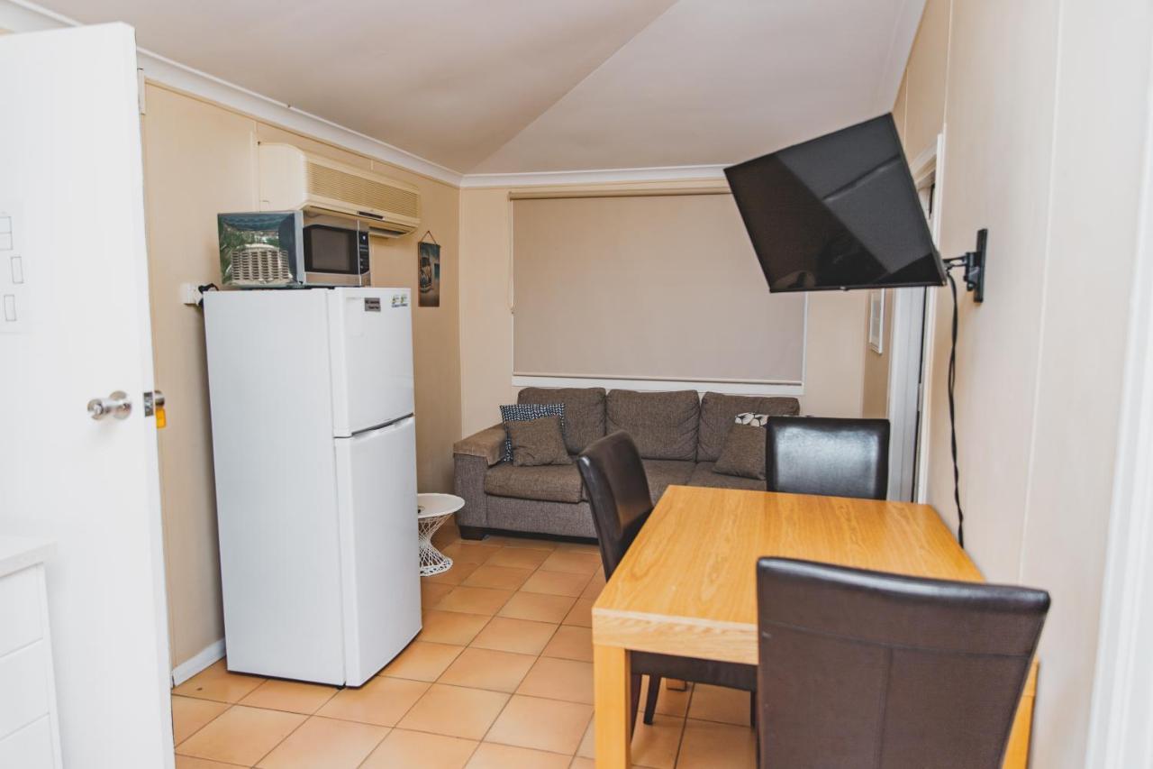 Dongara Hotel Motel Екстериор снимка