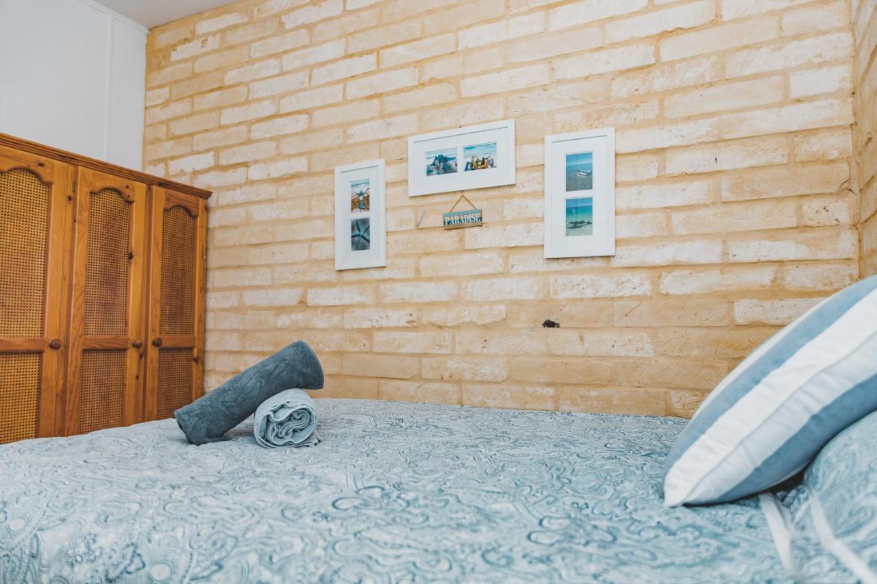 Dongara Hotel Motel Екстериор снимка