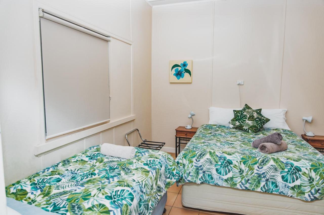 Dongara Hotel Motel Екстериор снимка