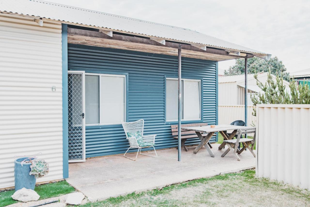 Dongara Hotel Motel Екстериор снимка