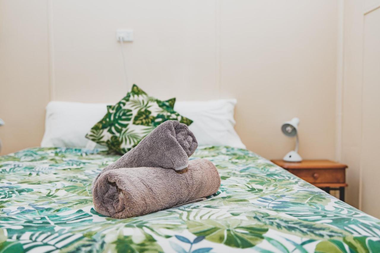 Dongara Hotel Motel Екстериор снимка