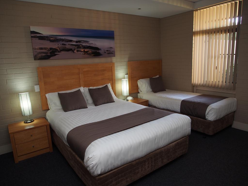 Dongara Hotel Motel Екстериор снимка
