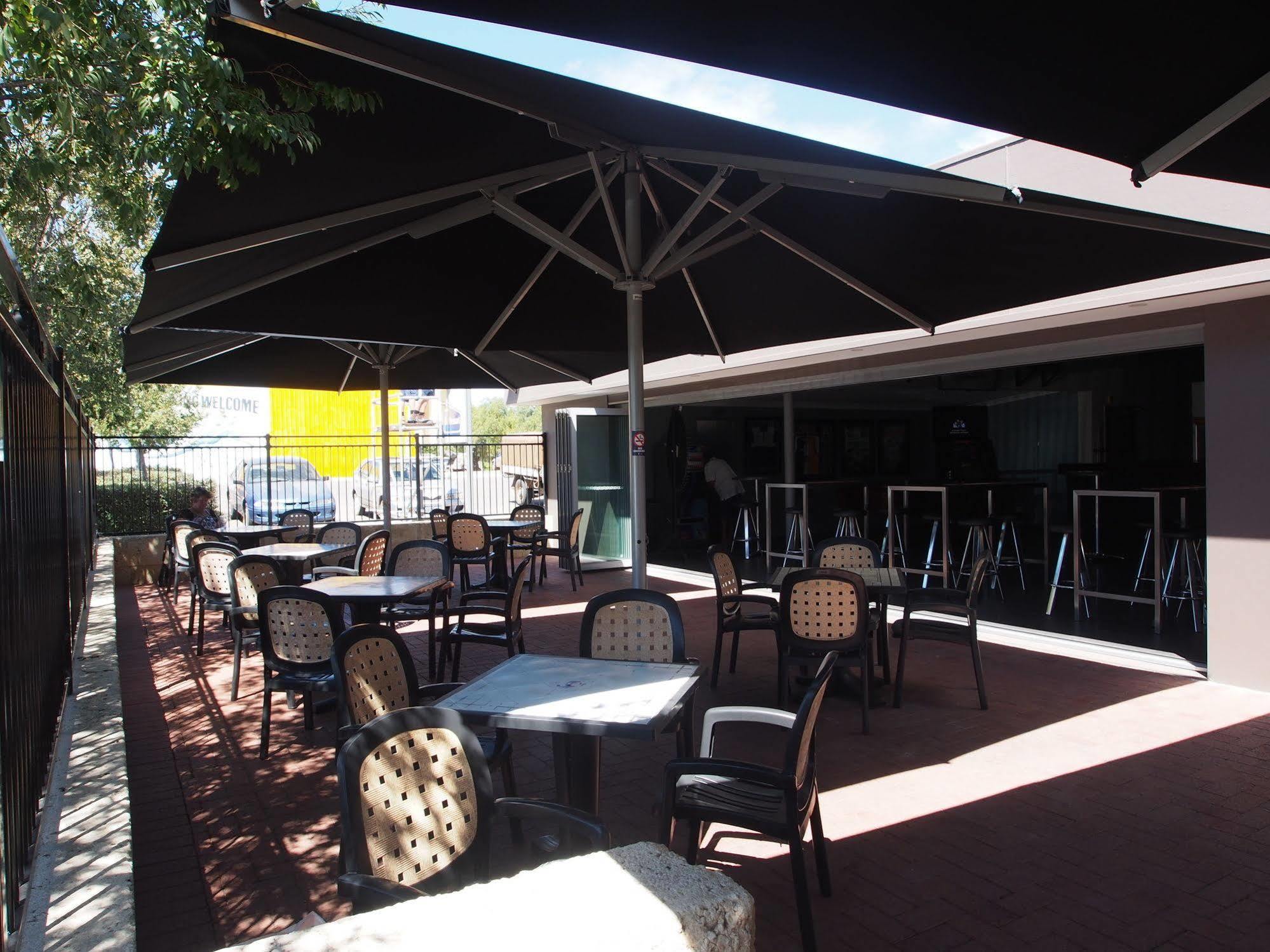 Dongara Hotel Motel Екстериор снимка