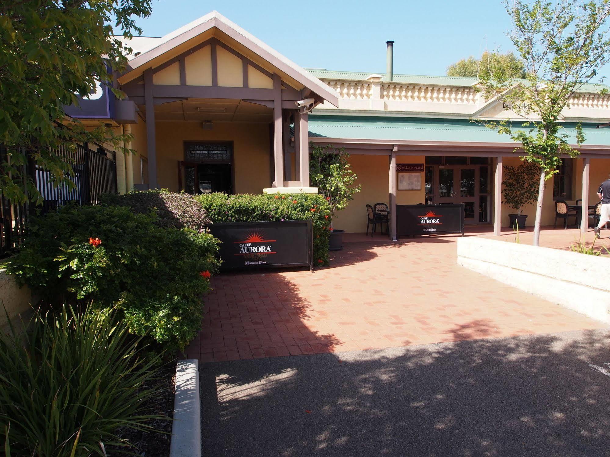 Dongara Hotel Motel Екстериор снимка