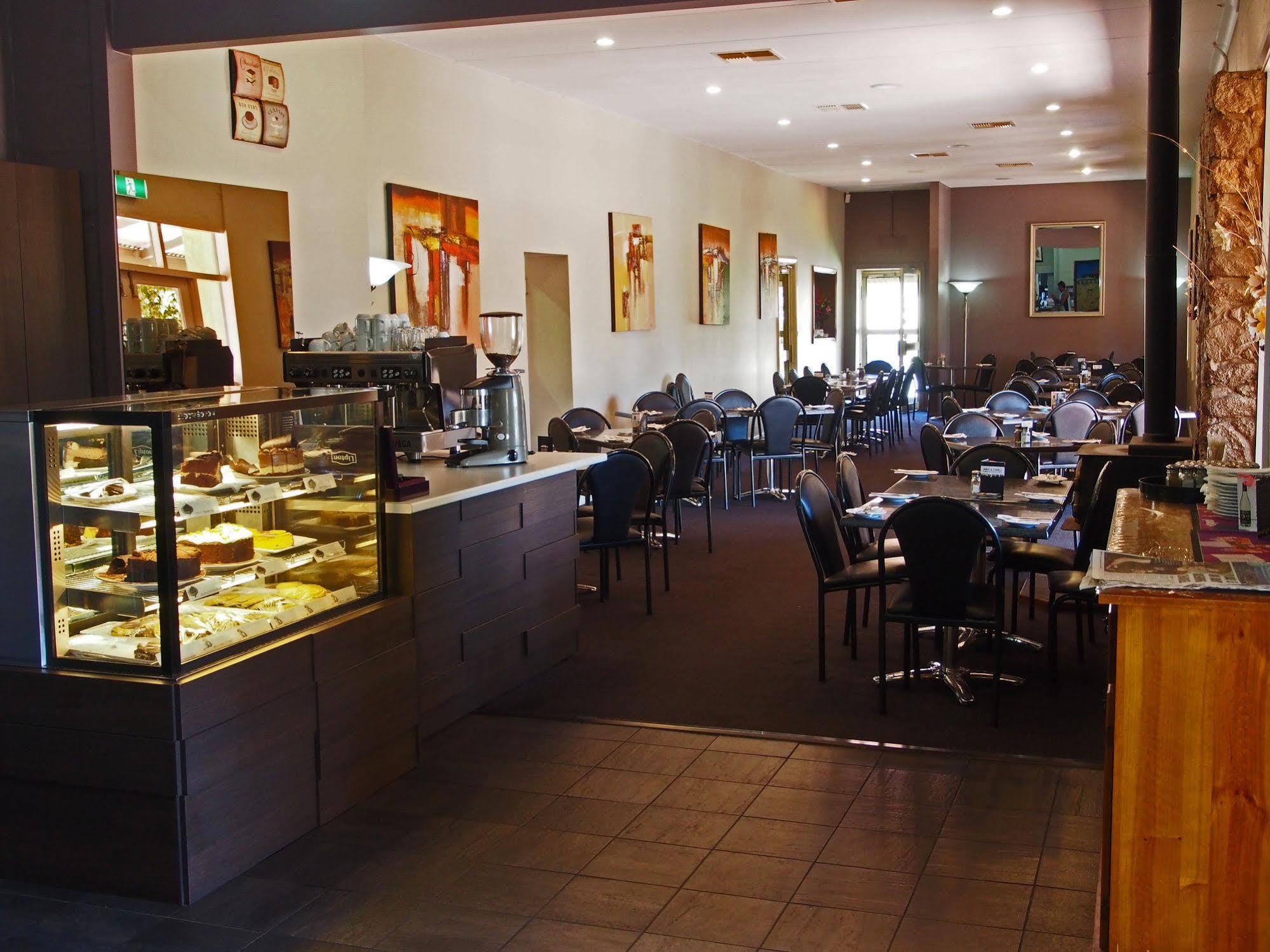 Dongara Hotel Motel Екстериор снимка